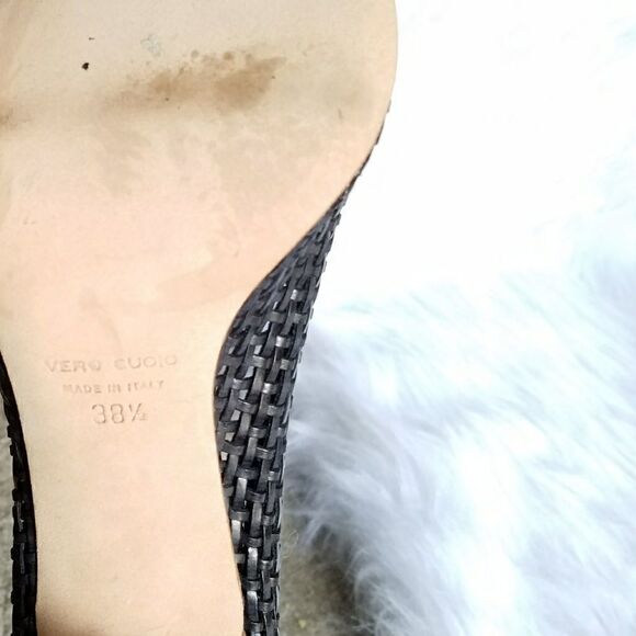 Club Monaco - Picture 5 of 5